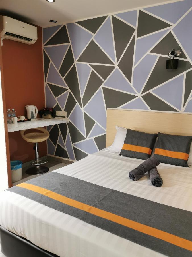 Dolphin Hotel Кланг Экстерьер фото